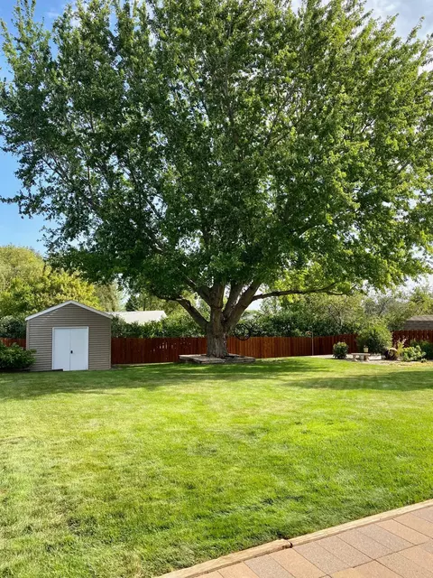 212 Edmonton Dr, Bismarck, ND 58503 photo 40