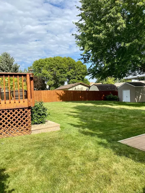 212 Edmonton Dr, Bismarck, ND 58503 photo 44