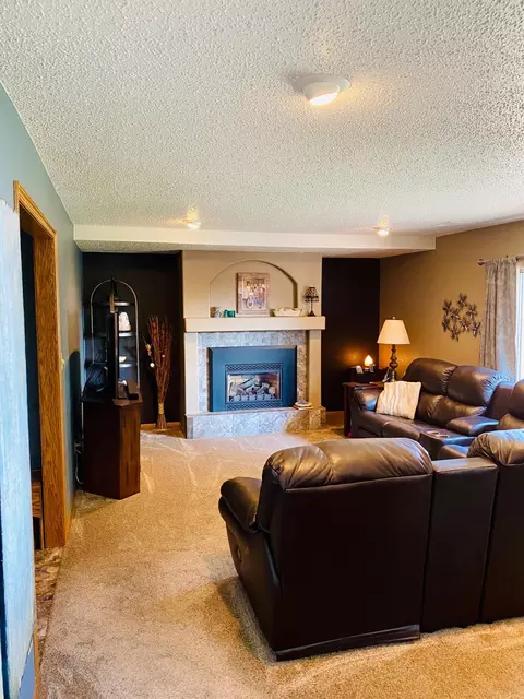 212 Edmonton Dr, Bismarck, ND 58503 photo 19