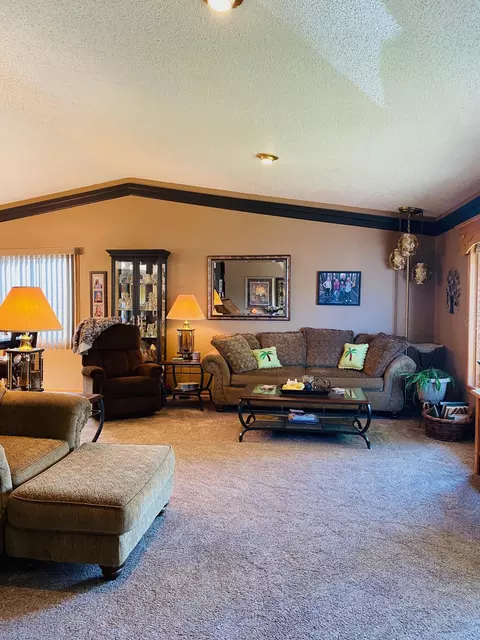 212 Edmonton Dr, Bismarck, ND 58503 photo 7