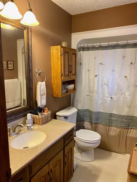 212 Edmonton Dr, Bismarck, ND 58503 photo 29