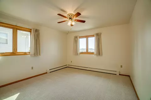 908 3rd St NW, Mandan, ND 58554 photo 27