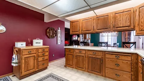 302 Easy St, Bismarck, ND 58504 photo 4