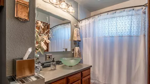 302 Easy St, Bismarck, ND 58504 photo 11