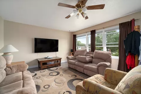 1518 Harmon Ave, Bismarck, ND 58501 photo 2