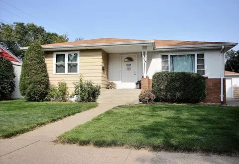 1714 D Ave E, Bismarck, ND 58501 photo 1