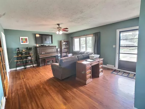 1213 3 St, Bismarck, ND 58501 photo 3