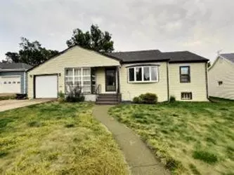 1213 3 St, Bismarck, ND 58501 photo 5