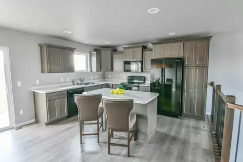 601 Cobblestone Loop SW, Mandan, ND 58554 photo 9