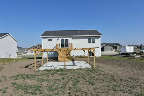 601 Cobblestone Loop SW, Mandan, ND 58554 photo 27