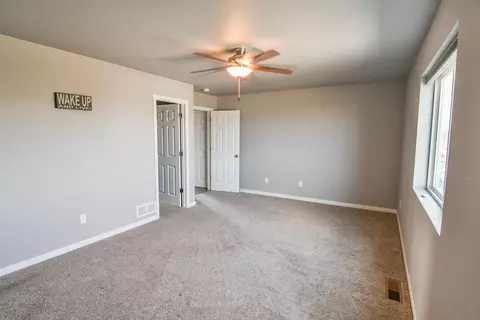 601 Cobblestone Loop SW, Mandan, ND 58554 photo 14