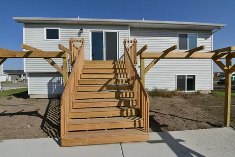 601 Cobblestone Loop SW, Mandan, ND 58554 photo 25