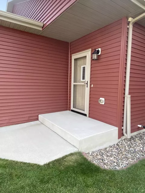 217 Brandenburg Loop, Bismarck, ND 58504 photo 2