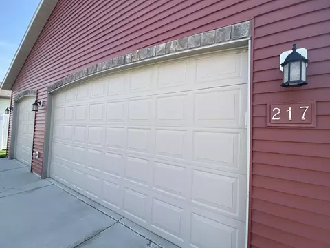 217 Brandenburg Loop, Bismarck, ND 58504 photo 3