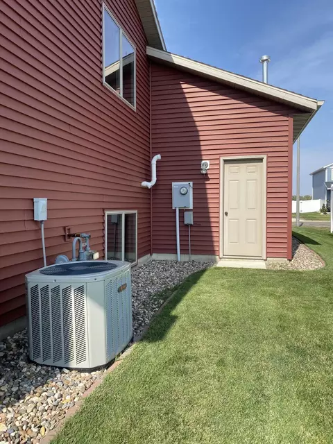 217 Brandenburg Loop, Bismarck, ND 58504 photo 6