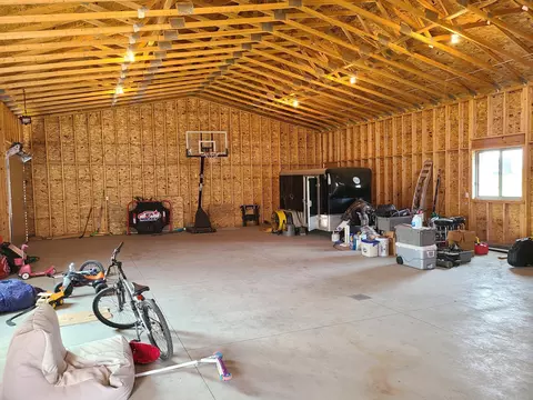2464 Helen Dr N, Mandan, ND 58554 photo 7