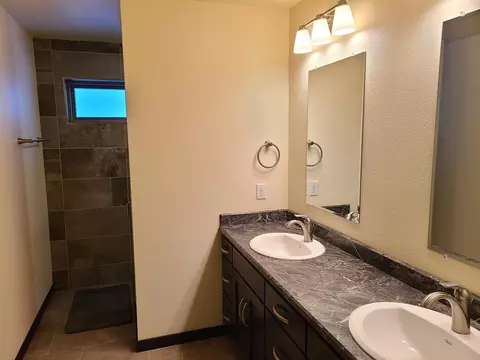2464 Helen Dr N, Mandan, ND 58554 photo 18