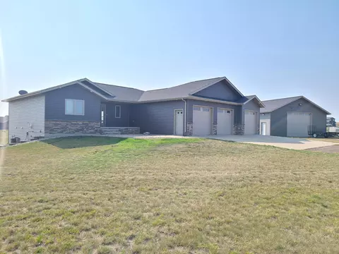 2464 Helen Dr N, Mandan, ND 58554 photo 1