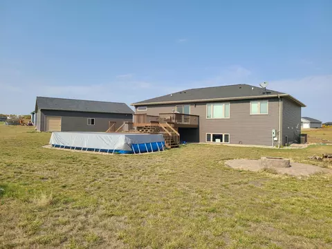 2464 Helen Dr N, Mandan, ND 58554 photo 5