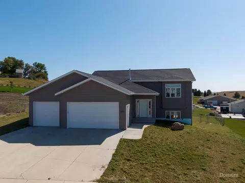 4509 Corvette St NW, Mandan, ND 58554 photo 1