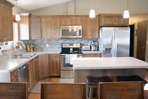 6606 Tiffany Dr, Bismarck, ND 58504 photo 3