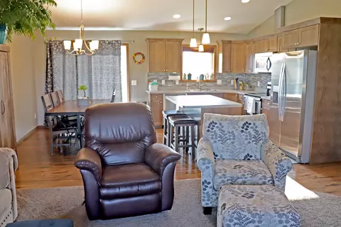 6606 Tiffany Dr, Bismarck, ND 58504 photo 8