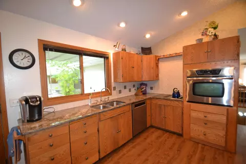 2429 Stevens St, Bismarck, ND 58503 photo 8