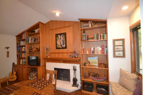 2429 Stevens St, Bismarck, ND 58503 photo 4