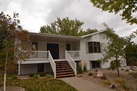 2429 Stevens St, Bismarck, ND 58503 photo 1