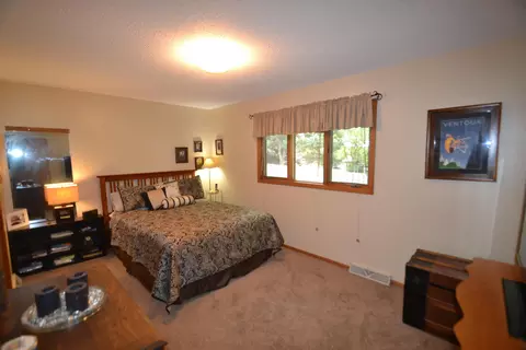 2429 Stevens St, Bismarck, ND 58503 photo 26