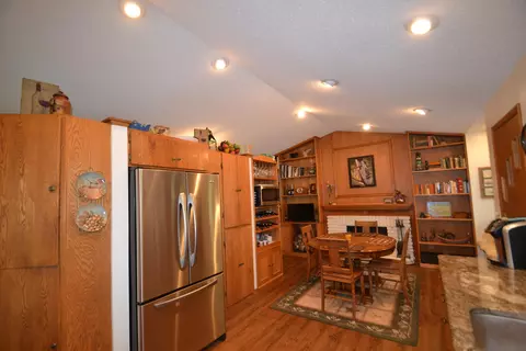 2429 Stevens St, Bismarck, ND 58503 photo 9