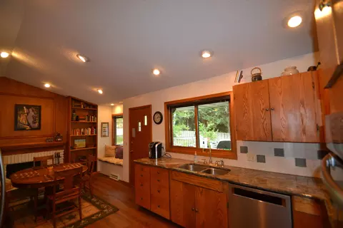 2429 Stevens St, Bismarck, ND 58503 photo 10
