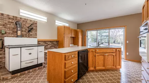 1824 Cottontail Dr, Beulah, ND 58523 photo 11