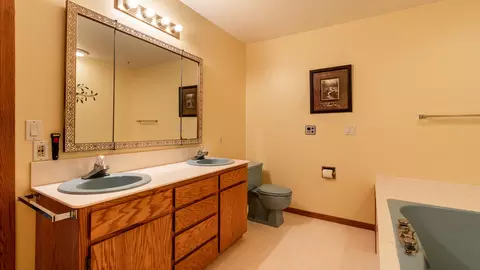 1824 Cottontail Dr, Beulah, ND 58523 photo 9