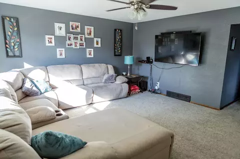 1045 N 29th St, Bismarck, ND 58501 photo 3