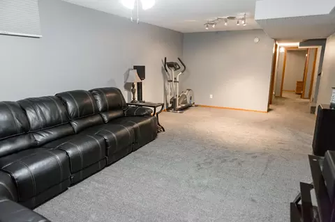 1045 N 29th St, Bismarck, ND 58501 photo 27