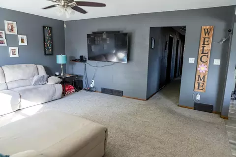 1045 N 29th St, Bismarck, ND 58501 photo 4