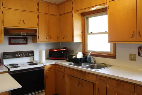 321 N 12th St, Bismarck, ND 58501 photo 3
