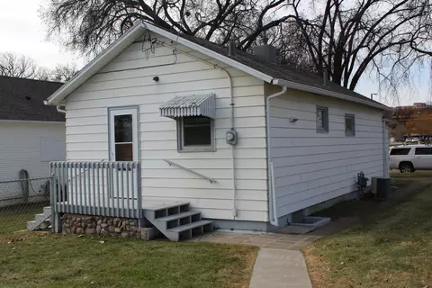 321 N 12th St, Bismarck, ND 58501 photo 2