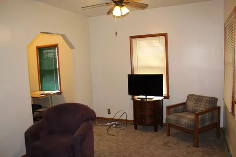 321 N 12th St, Bismarck, ND 58501 photo 5