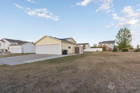 3008 Plainview Dr SE, Mandan, ND 58554 photo 21