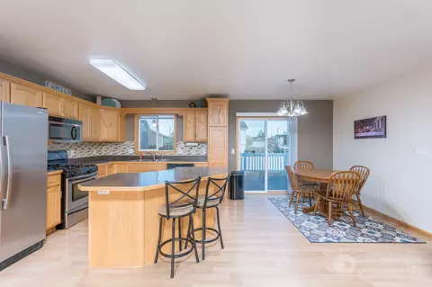 3008 Plainview Dr SE, Mandan, ND 58554 photo 5
