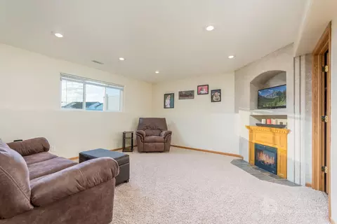 3008 Plainview Dr SE, Mandan, ND 58554 photo 16