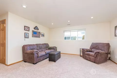 3008 Plainview Dr SE, Mandan, ND 58554 photo 15