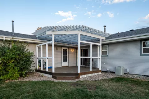 1502 S 3rd St, Bismarck, ND 58504 photo 2