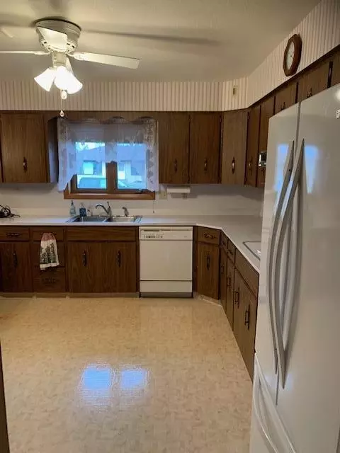 211 5th Ave E, New Leipzig, ND 58562 photo 5