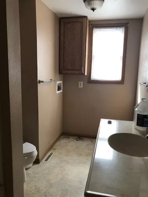 305 Main St, Hebron, ND 58638 photo 11