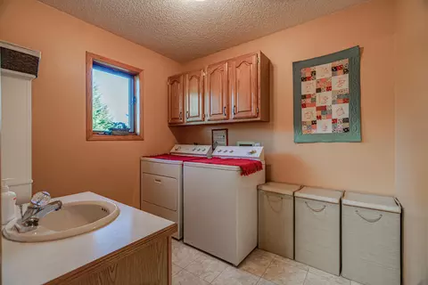 601 E Bristol Dr, Bismarck, ND 58501 photo 16