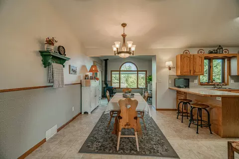 601 E Bristol Dr, Bismarck, ND 58501 photo 8