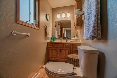601 E Bristol Dr, Bismarck, ND 58501 photo 31